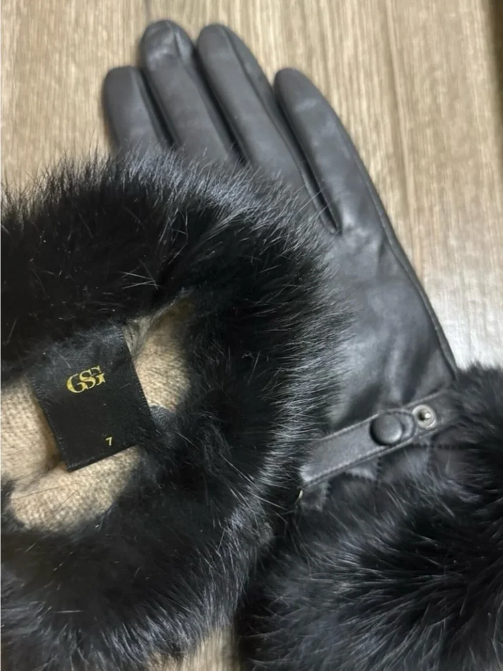 New GSG black leather Gloves with rabbit fur cuffs and wool liner size 7